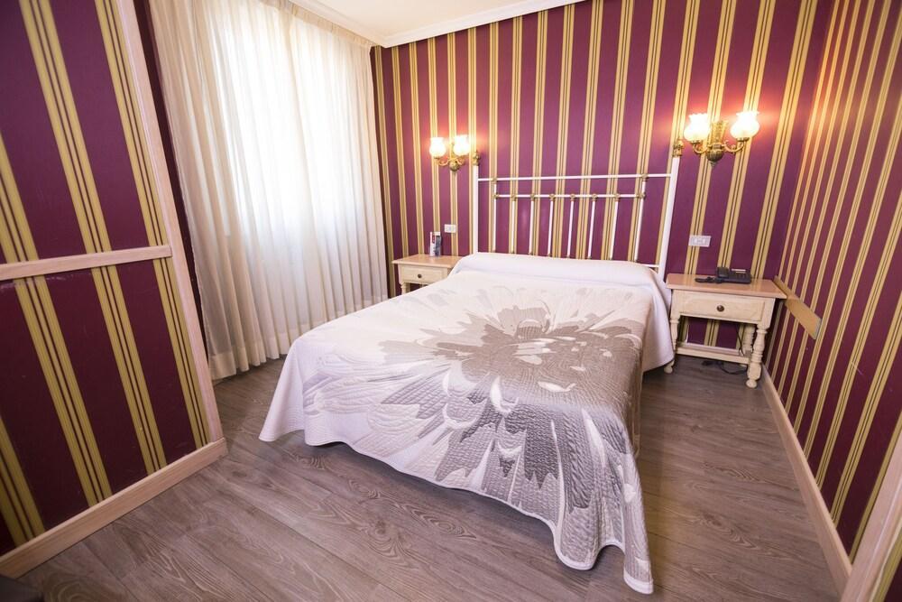 ארנדה דה דוארו Hotel Julia מראה חיצוני תמונה